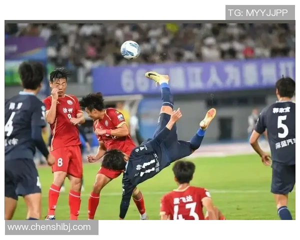 比赛大屏幕上足球明星的精彩瞬间与背后故事揭秘